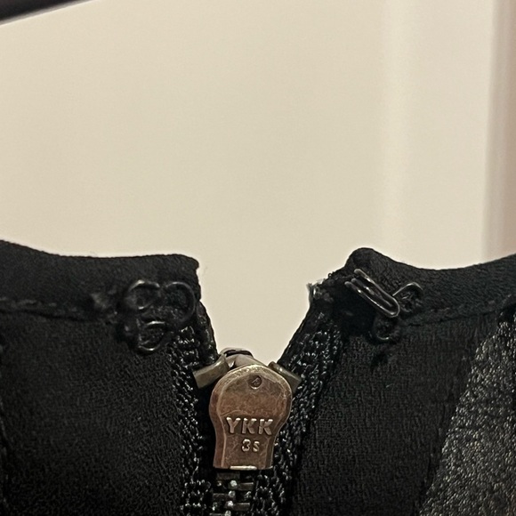 #38 BCBGMAXAZRIA • ABSTRACT • HI LO TANK - Picture 4 of 6